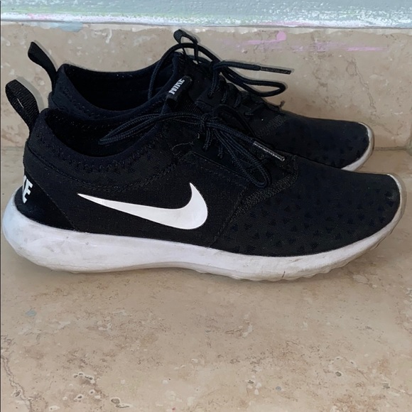 Black Nike Sneakers - Picture 2 of 4